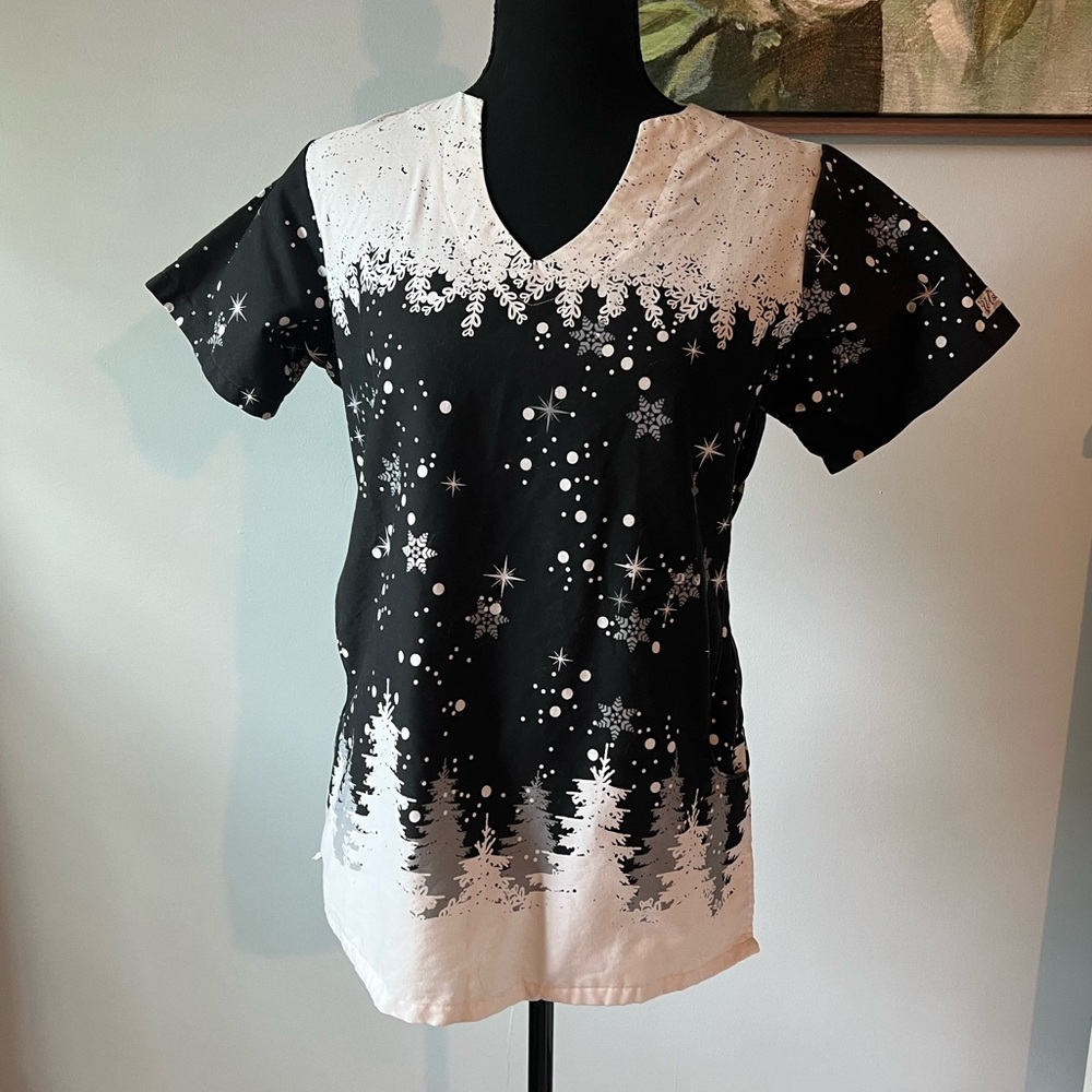XS White Christmas Scrub Top